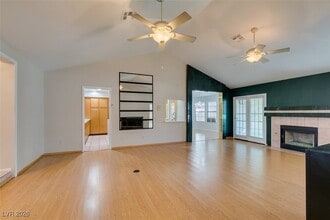 224 Garfield Dr in Henderson, NV - Foto de edificio - Building Photo