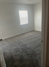 1750 Karen Ave in Las Vegas, NV - Building Photo - Building Photo