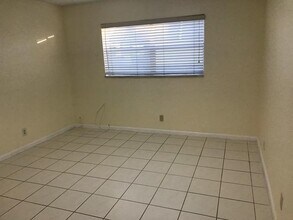 9915 Sandalfoot Blvd-Unit -402 in Boca Raton, FL - Building Photo - Building Photo