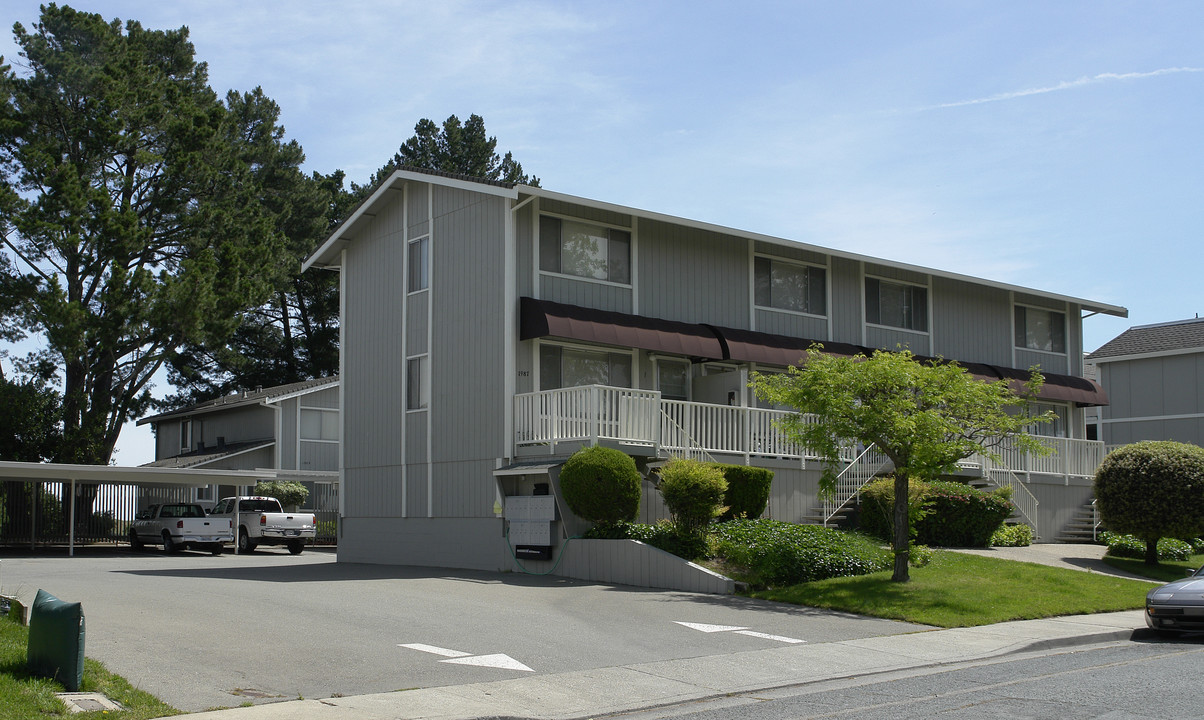 Ascot Apartments in Moraga, CA - Building Photo