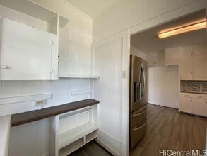 327 Puuhue Pl in Honolulu, HI - Building Photo - Building Photo