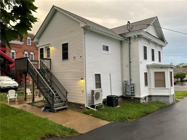 12 West St in Goshen, NY - Building Photo - Building Photo