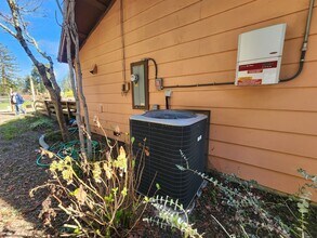 9304 Spring Hill School Rd in Sebastopol, CA - Building Photo - Building Photo