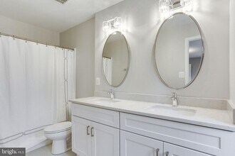 2313 McGregor Ct in Vienna, VA - Building Photo - Building Photo