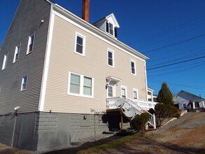 812 Gray Rd, Unit 2 in Gorham, ME - Building Photo - Building Photo