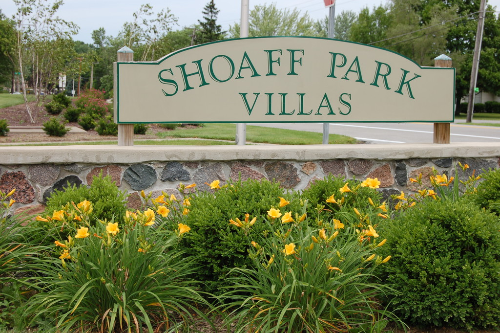 Shoaff Park Villas Apartments in Fort Wayne, IN | ApartmentHomeLiving.com