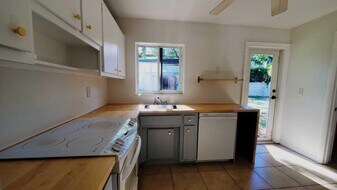 170 NW 7th St in Boca Raton, FL - Building Photo