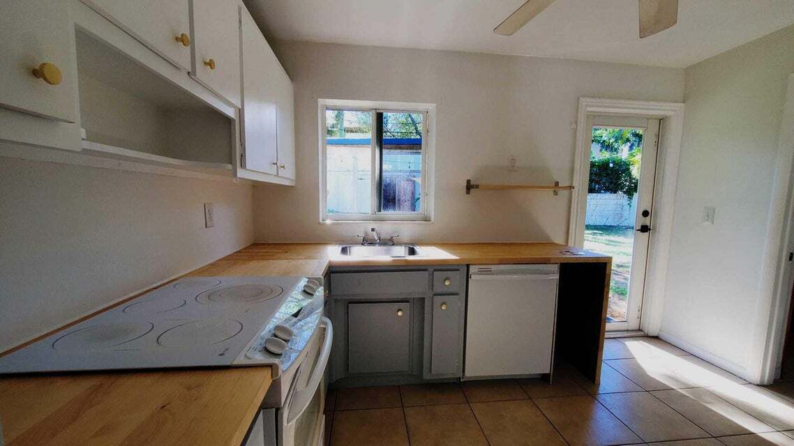170 NW 7th St in Boca Raton, FL - Foto de edificio