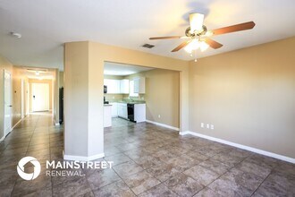 5922 Hickory Canyon in San Antonio, TX - Building Photo - Building Photo