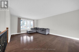 1896 Featherston Dr in Ottawa, ON - Building Photo - Building Photo