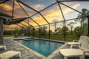 265 Annapolis Ln in Rotonda West, FL - Building Photo