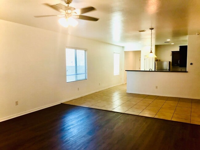 12872 N White Fence Way in Marana, AZ - Foto de edificio - Building Photo