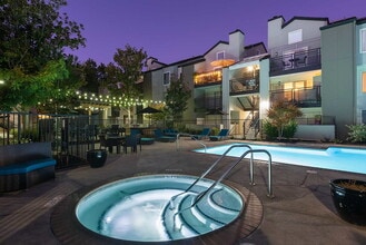 Windsor Ridge in Sunnyvale, CA - Foto de edificio - Building Photo