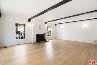 342 N Orange Dr in Los Angeles, CA - Building Photo - Building Photo