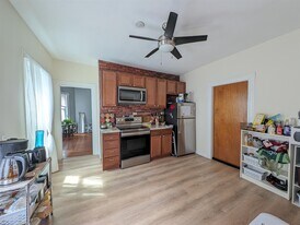 35 Pearson Rd, Unit 1 in Somerville, MA - Building Photo