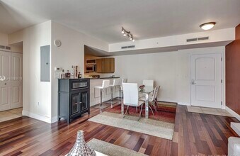 7355 SW 89th St, Unit 608N in Miami, FL - Building Photo - Building Photo