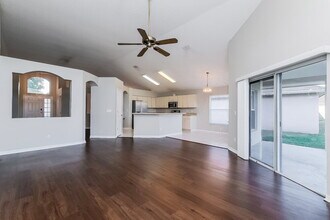 1541 Scotch Pine Dr in Brandon, FL - Building Photo - Building Photo