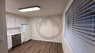 4243-4245 Campbell Dr SE in Salem, OR - Building Photo - Building Photo