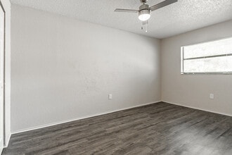 Raven at Park Place in Pinellas Park, FL - Foto de edificio - Interior Photo