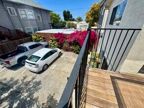 5231 Martin Luther King Jr Way, Unit 2 in Oakland, CA - Foto de edificio - Building Photo