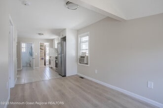 51 Ocean Ave in Middletown, NJ - Building Photo - Building Photo