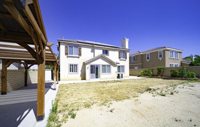36425 Fallingstar Pl in Palmdale, CA - Building Photo - Building Photo