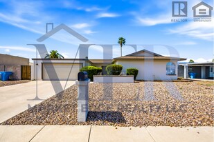 3806 W Sahuaro Dr in Phoenix, AZ - Building Photo