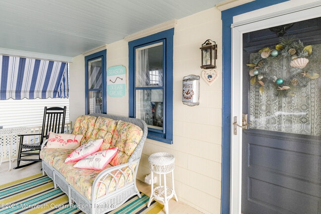 87 Embury Ave in Ocean Grove, NJ - Building Photo - Building Photo