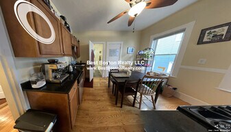 121 Liberty Rd, Unit 3 in Somerville, MA - Building Photo