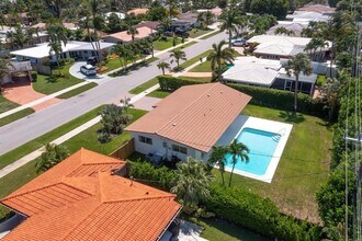 2051 NE 60th St in Fort Lauderdale, FL - Building Photo - Building Photo