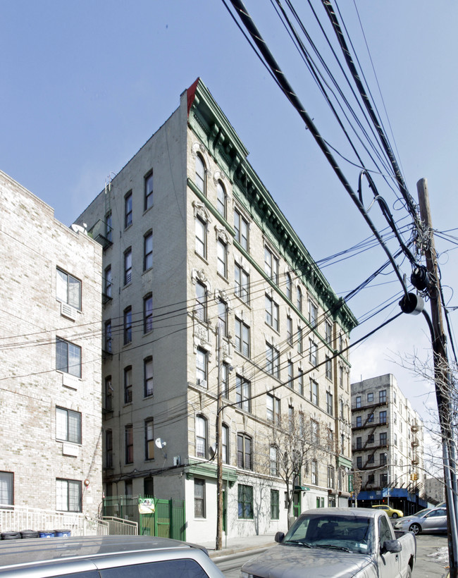 465 E 167th St in Bronx, NY - Foto de edificio - Building Photo