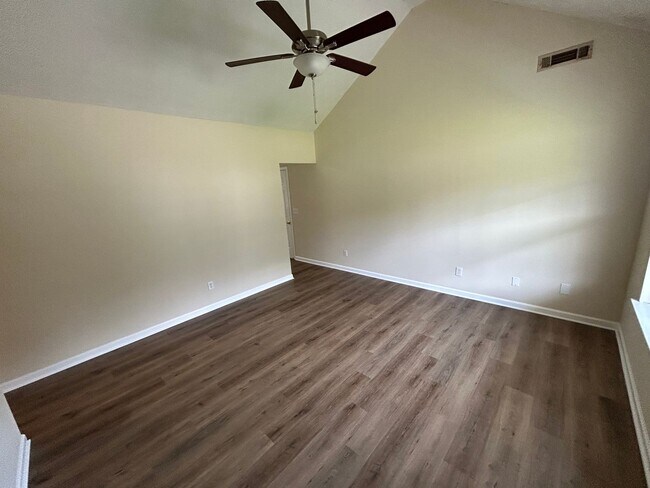 25 Chelsea Ln in Grantville, GA - Building Photo - Building Photo