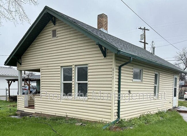 615 8th Ave S in Great Falls, MT - Foto de edificio - Building Photo