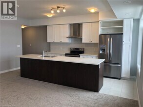 126 Wheat Ln. in Kitchener, ON - Building Photo - Building Photo