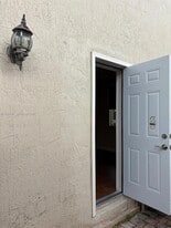 6320 SW 163rd Pl in Miami, FL - Building Photo