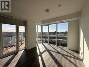 108 Garment St in Kitchener, ON - Building Photo - Building Photo