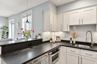 12 Mohawk St in Boston, MA - Foto de edificio - Building Photo