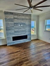 1088 S Fletcher Ave in Fernandina Beach, FL - Foto de edificio - Building Photo