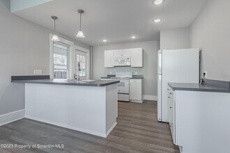 802 Quincy Ave in Scranton, PA - Building Photo - Building Photo