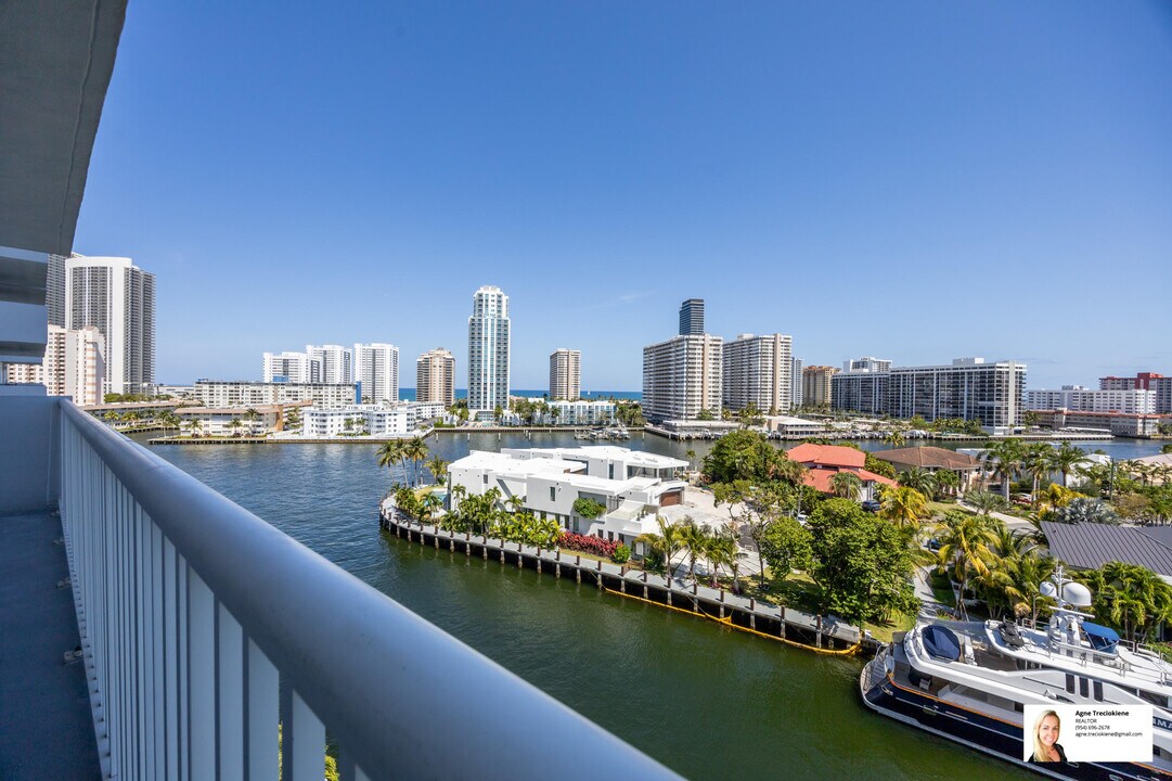 137 Golden Isles Dr in Hallandale Beach, FL - Building Photo