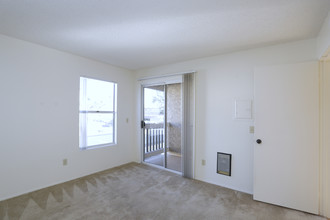 Benchmark Apartments in San Marcos, CA - Building Photo - Interior Photo