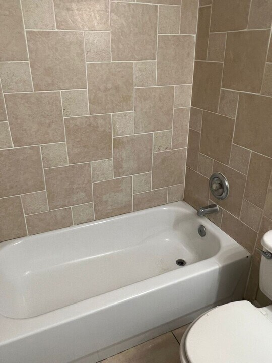 865 Sky Lake Cir in Orlando, FL - Building Photo