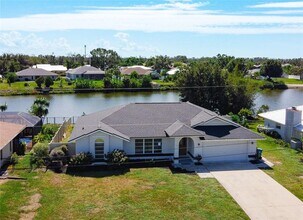 7384 Van Lake Dr in Englewood, FL - Building Photo - Building Photo
