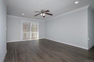 1750 W Main St in Riverhead, NY - Building Photo - Building Photo