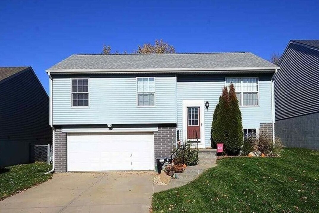 7884 Redick Ave in Omaha, NE - Building Photo