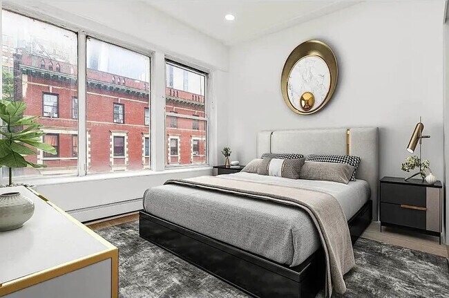 369 W 36th St.-Unit -4A in New York, NY - Building Photo - Building Photo