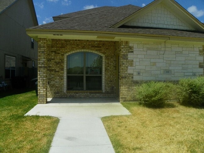 112 Sandstone Dr in Jarrell, TX - Building Photo - Building Photo