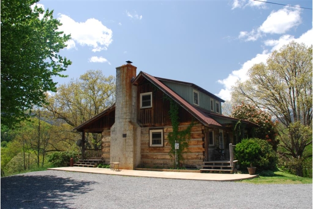 118-122 Kerouac Dr in Waynesville, NC - Foto de edificio - Building Photo