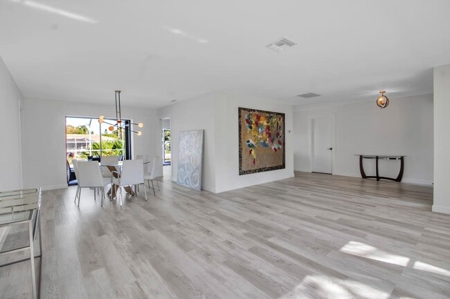 1649 Stanford Ln in Sarasota, FL - Building Photo - Building Photo