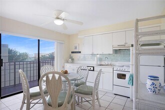 3215 N Ocean Dr in Hollywood, FL - Building Photo - Building Photo